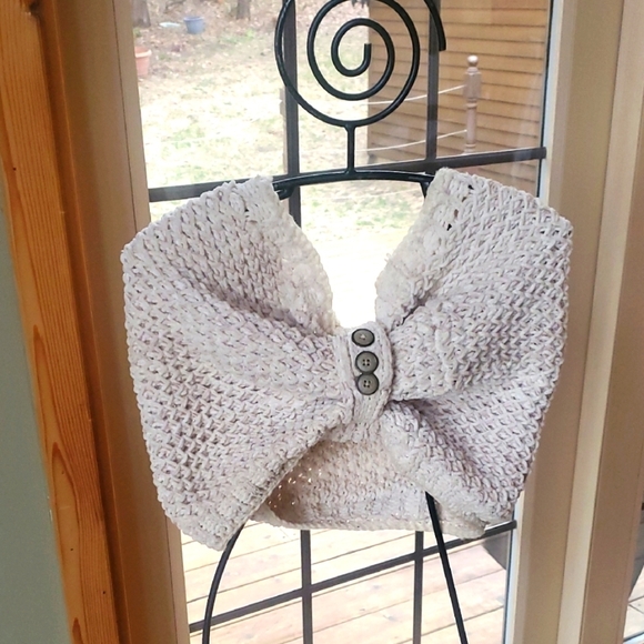 Simply Noelle Elegant Winter White w Tan Thread Detail Knit Shawl Scarf - Picture 1 of 9